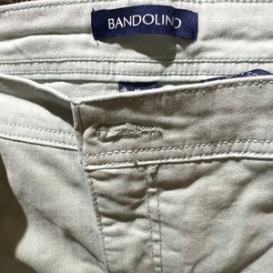 woman’s sz 16 capri light green